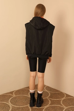 A wholesale clothing model wears 29096 - Vest - Black, Turkish wholesale Vest of Kaktus Moda