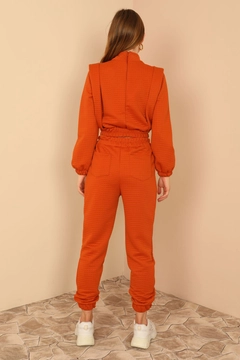 Un mannequin de vêtements en gros porte 22344 - Tracksuit - Cinnamon, Survêtement en gros de Kaktus Moda en provenance de Turquie