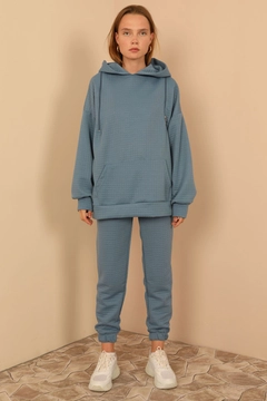 A wholesale clothing model wears 22458 - Sweatshirt - Blue, Turkish wholesale Hoodie of Kaktus Moda