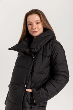 Veleprodajni model oblačil nosi 22721 - Coat - Black, turška veleprodaja Plašč od Kaktus Moda