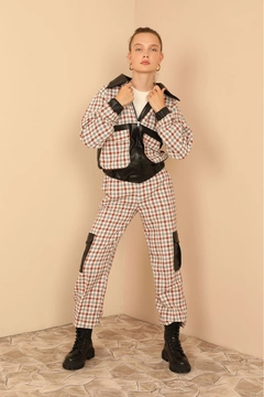 A wholesale clothing model wears 22935 - Jacket - Tan, Turkish wholesale Jacket of Kaktus Moda