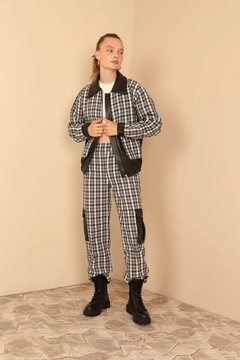 Una modelo de ropa al por mayor lleva 23068 - Jacket - Mink, Chaqueta turco al por mayor de Kaktus Moda