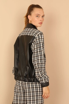 Модель оптовой продажи одежды носит 23068 - Jacket - Mink, турецкий оптовый товар Куртка от Kaktus Moda.