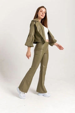 Una modelo de ropa al por mayor lleva 23509 - Pants - Khaki, Pantalón turco al por mayor de Kaktus Moda