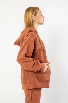 A wholesale clothing model wears 23659 - Sweatshirt - Brick Red, Turkish wholesale Sweatshirt of Kaktus Moda