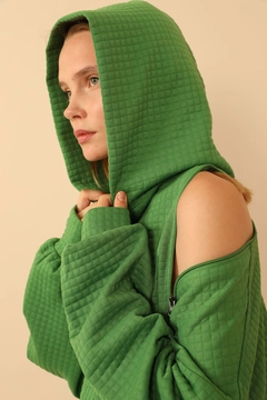 A wholesale clothing model wears 23767 - Sweatshirt - Green, Turkish wholesale Hoodie of Kaktus Moda