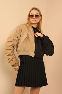 A wholesale clothing model wears 35585 - Jacket - Black And Stone, Turkish wholesale Jacket of Kaktus Moda