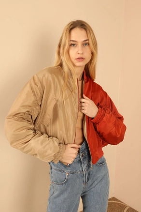 A model wears 35583 - Jacket - Beige And Brick Red, wholesale undefined of Kaktus Moda to display at Lonca