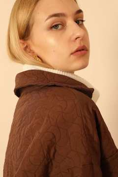 Hurtowa modelka nosi 35832 - Shirt - Brown, turecka hurtownia Koszula firmy Kaktus Moda