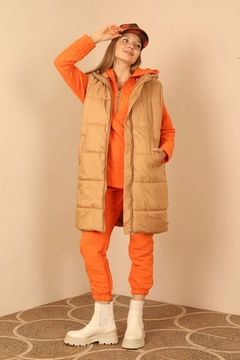 A wholesale clothing model wears 30962 - Vest - Tan, Turkish wholesale Vest of Kaktus Moda