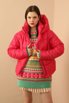 Una modelo de ropa al por mayor lleva 33797 - Coat - Fuchsia, Abrigo turco al por mayor de Kaktus Moda
