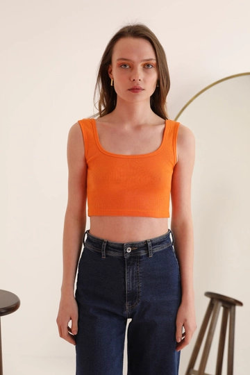 A wholesale clothing model wears  Crop Top - Orange
, Turkish wholesale Crop Top of Kaktus Moda