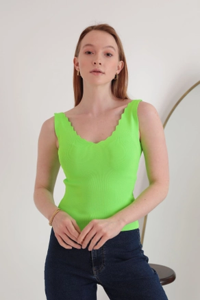 A model wears KAM10329 - Blouse - Neon Green, wholesale Blouse of Kaktus Moda to display at Lonca
