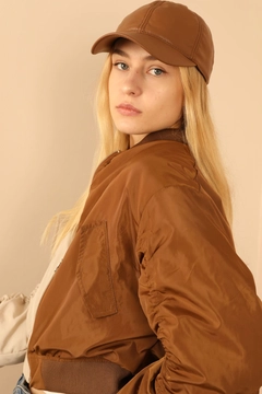 A wholesale clothing model wears KAM10462 - Jacket - Beige And Brown, Turkish wholesale Jacket of Kaktus Moda