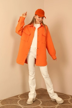 Ein Bekleidungsmodell aus dem Großhandel trägt KAM10477 - Shirt - Orange, türkischer Großhandel Hemd von Kaktus Moda