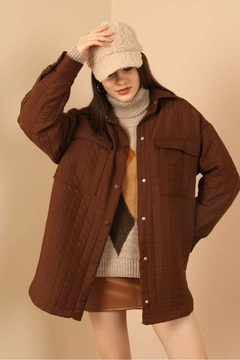 Hurtowa modelka nosi KAM10484 - Shirt - Brown, turecka hurtownia Koszula firmy Kaktus Moda