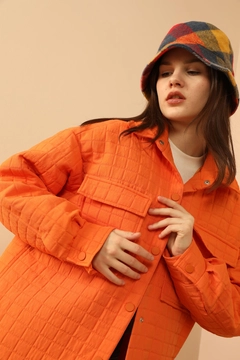 Una modelo de ropa al por mayor lleva KAM10489 - Shirt - Orange, Camisa turco al por mayor de Kaktus Moda