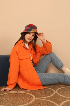 Ένα μοντέλο χονδρικής πώλησης ρούχων φοράει KAM10489 - Shirt - Orange, τούρκικο Πουκάμισο χονδρικής πώλησης από Kaktus Moda