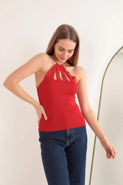 A model wears KAM10593 - Blouse - Red, wholesale Blouse of Kaktus Moda to display at Lonca