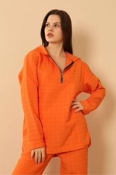 A wholesale clothing model wears KAM10502 - Suit - Orange, Turkish wholesale Tracksuit of Kaktus Moda