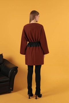 A wholesale clothing model wears kam11705-oversize-women's-sweat-with-honeycomb-fabric-garnish-brown, Turkish wholesale Sweatshirt of Kaktus Moda