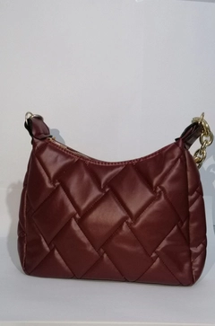 Ένα μοντέλο χονδρικής πώλησης ρούχων φοράει 40122 - 55 Shoulder Bag, τούρκικο Τσάντα χονδρικής πώλησης από Kuxo