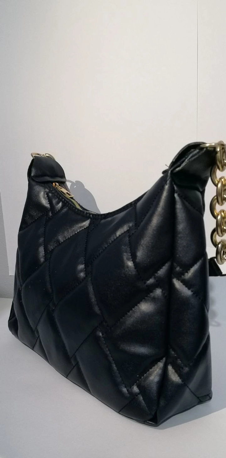 Ένα μοντέλο χονδρικής πώλησης ρούχων φοράει 40123 - 55 Shoulder Bag, τούρκικο Τσάντα χονδρικής πώλησης από Kuxo