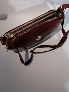 Модел на дрехи на едро носи 40124 - 65 Crocodile 3-Pocket Shoulder Bag, турски едро Чанта на Kuxo