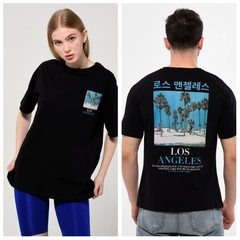 Ein Bekleidungsmodell aus dem Großhandel trägt 44218 - KUXO Unisex Black Back And Front Printed T-Shirt, türkischer Großhandel T-Shirt von Kuxo