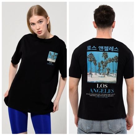 A model wears 44218 - KUXO Unisex Black Back And Front Printed T-Shirt, wholesale undefined of Kuxo to display at Lonca