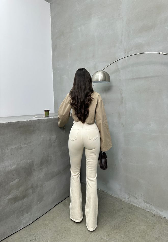 LACARINO Béžové Elegantné Neformálne Rifle S Rozšírenou Nohavicou Veľkoobchod s oblečením Elastan