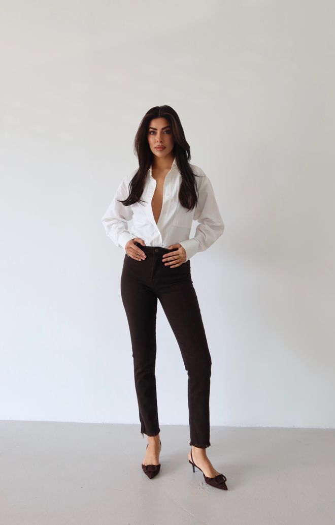 LACARINO Smeđe Traperice Mom Visoki Struk Ravna Nogavica Veleprodaja odjeće 1