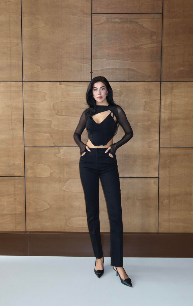 LACARINO Black Mom Jeans With Straight Leg And Buttoned Closure Wholesale Clothing 1