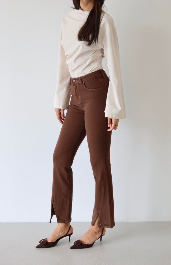 LACARINO Szczegółowe Brązowe Dżinsy Z Wyciętymi Nogawkami O Wysokiej Talii Hurtowa sprzedaż odzieży Casual