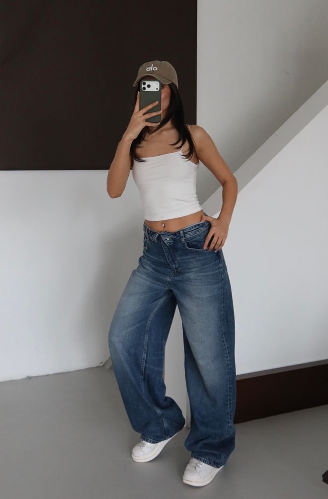 LACARINO Blauwe Jeans Hoge Taille Mom Wijde Pijp Casual Met Knopen Groothandel Kleding Lente