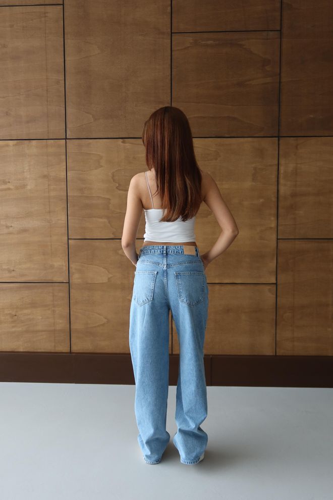 LACARINO Blauwe Mom Jeans Met Mid Taille En Rechte Pijp Groothandel Kleding Lounge