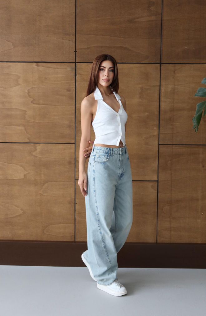 LACARINO Blauwe Casual Mom Jeans Met Wijde Pijp En Hoge Taille (Blue Casual Mom Jeans With Wide Leg And High Waist) Groothandel Kleding 1