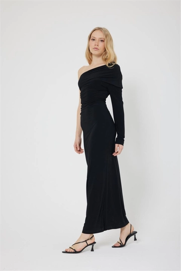 A wholesale clothing model wears  One Sleeve Long Dress - Black
, Turkish wholesale Dress of Lefon