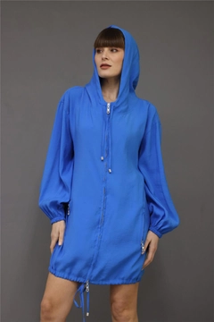 A wholesale clothing model wears lfn11518-hooded-zippered-long-jacket-indigo-blue, Turkish wholesale Jacket of Lefon