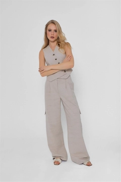 A wholesale clothing model wears lfn11531-full-length-straight-trousers-with-cargo-pockets-gray, Turkish wholesale Pants of Lefon