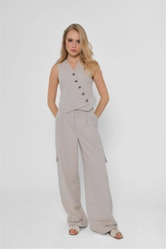 A wholesale clothing model wears lfn11531-full-length-straight-trousers-with-cargo-pockets-gray, Turkish wholesale Pants of Lefon