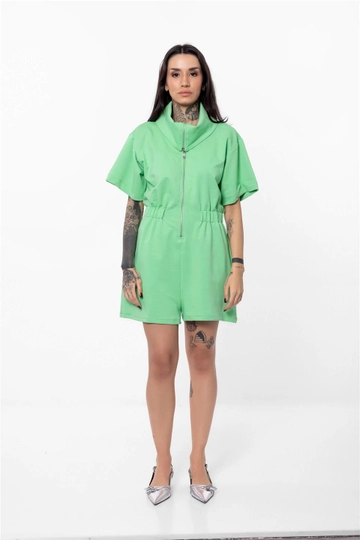 A wholesale clothing model wears  Short Turn-Up Collar Jumpsuit - Acid Green
, Turkish wholesale Jumpsuit of Lefon