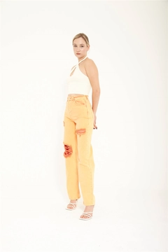 Hurtowa modelka nosi lfn11528-ripped-trousers-with-pockets-orange, turecka hurtownia Spodnie firmy Lefon