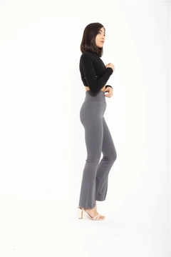 A wholesale clothing model wears lfn11212-front-slit-leggings-gray, Turkish wholesale Leggings of Lefon