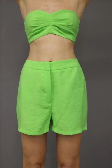 A wholesale clothing model wears  Shorts - Pistachio Green
, Turkish wholesale Shorts of Lefon