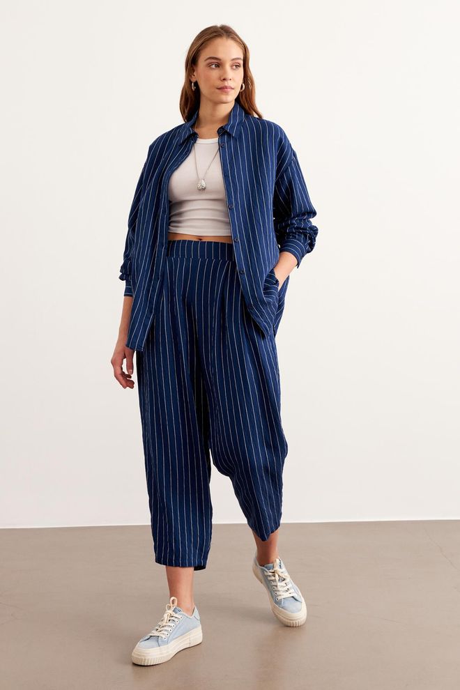 Levure Önü Düğmeli Çizgili Oversize Gömlek Lacivert Toptan Giyim Gündelik