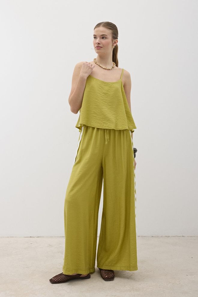 Levure Pantalones Con Cintura Elástica Con Detalles De Piedras Acuáticas Color Verde Aceite Ropa al por mayor Casual