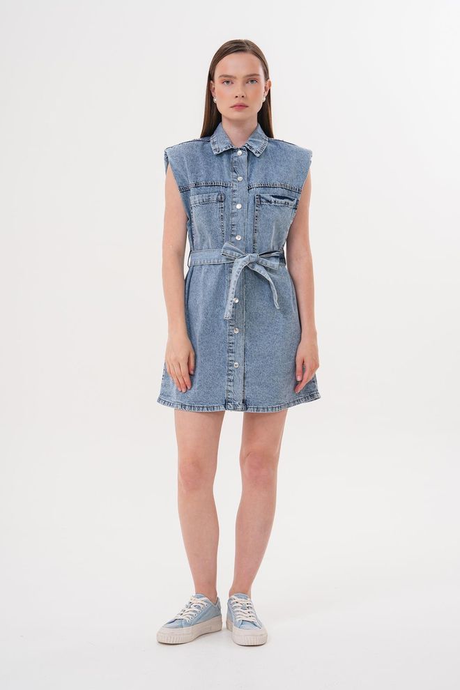 Levure Gedetailleerde Jurk Met Riem En Schoudervulling Sneeuwwas Groothandel Kleding Casual