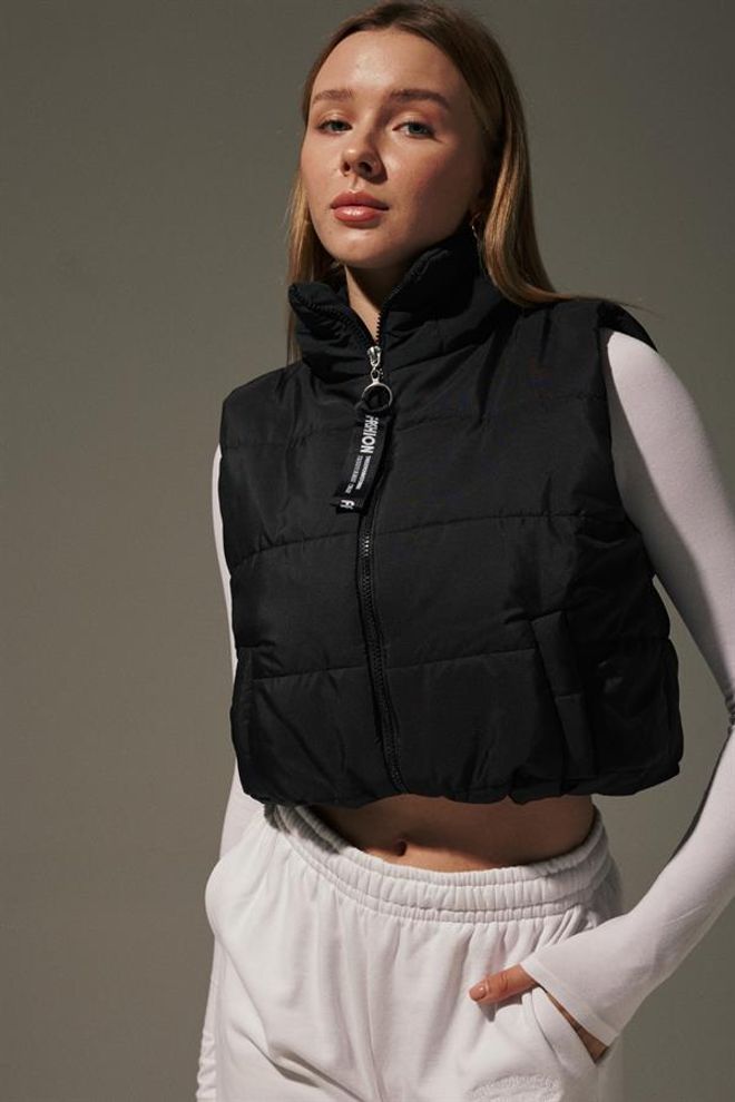 Levure Black Oversized Fit Crop Vest With Zip Up Wholesale Clothing Casual