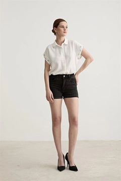 A wholesale clothing model wears lev10437-linen-sleeve-stone-detailed-shirt-white, Turkish wholesale Shirt of Levure